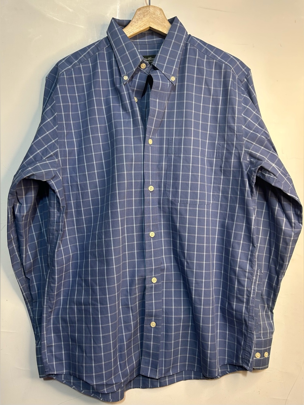 Eddie Bauer Relaxed Fit Blue Plaid Long Sleeve Button Front Shirt Small